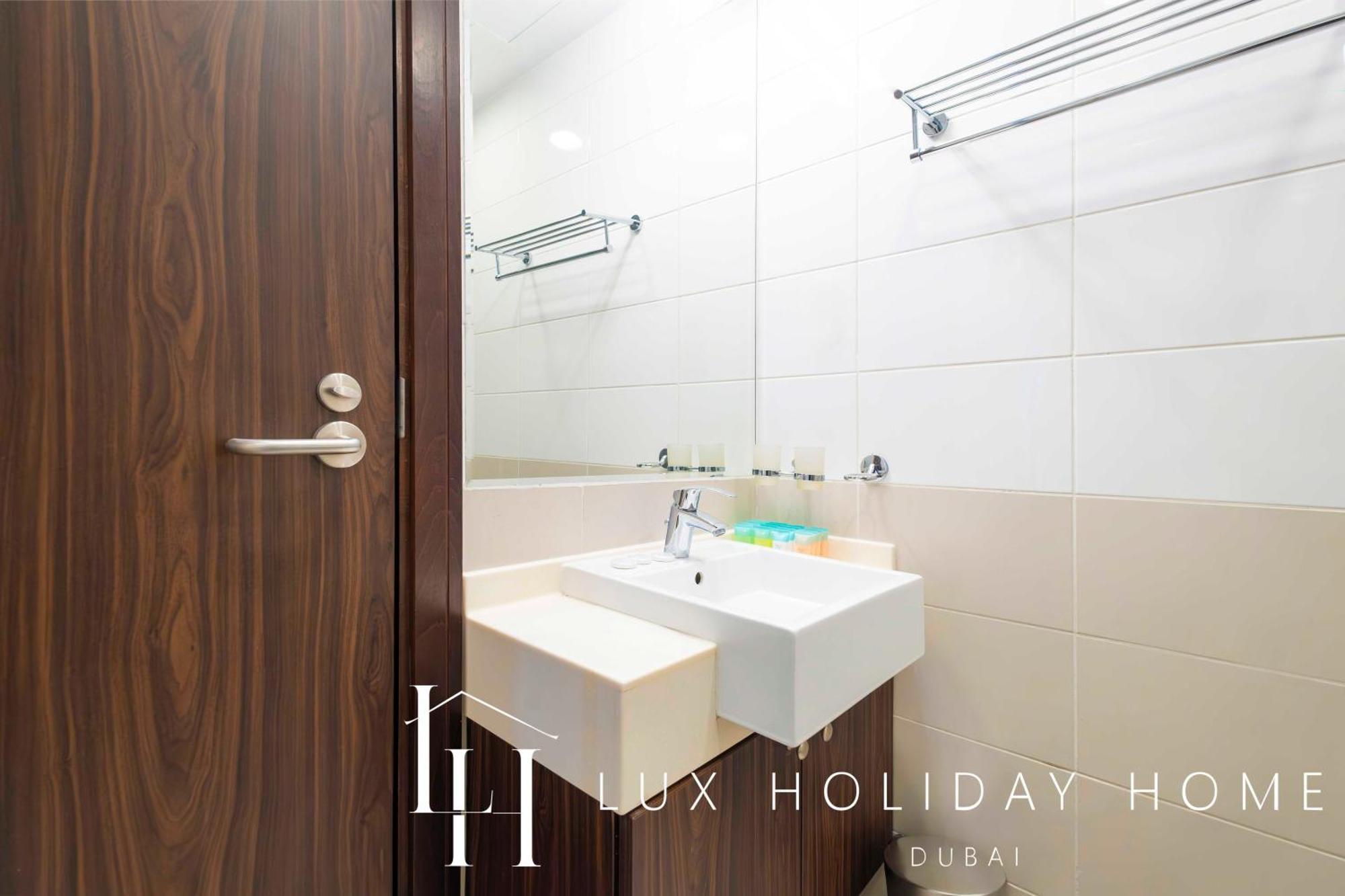 LUX - Opulent Island Suite 3 Dubai Exterior foto